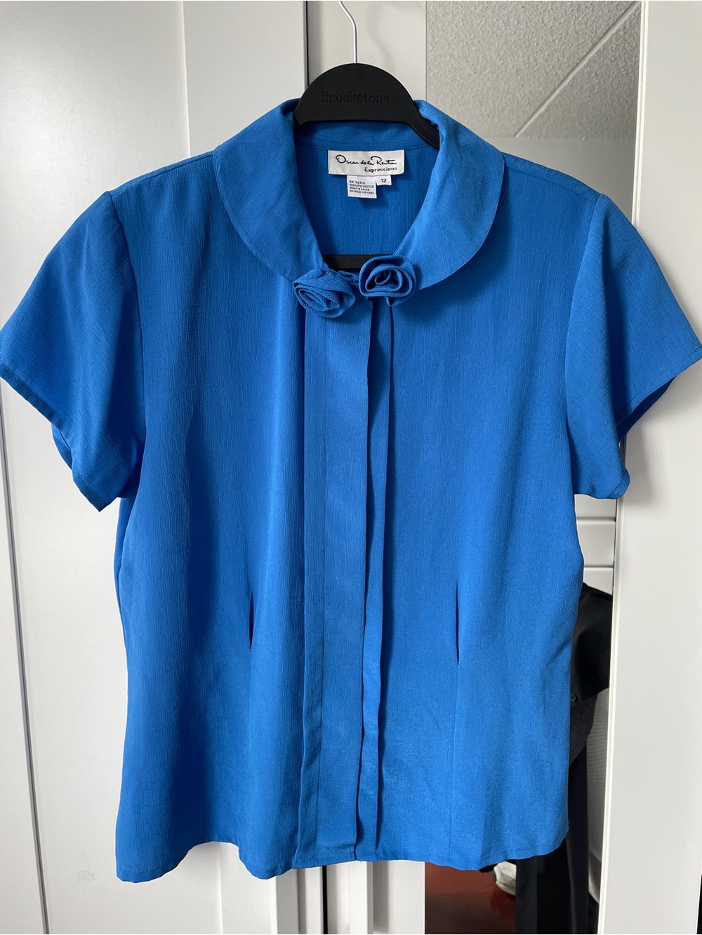 Women’s Oscar de la Renta vintage Peter Pan flower collar blue blouse size 12